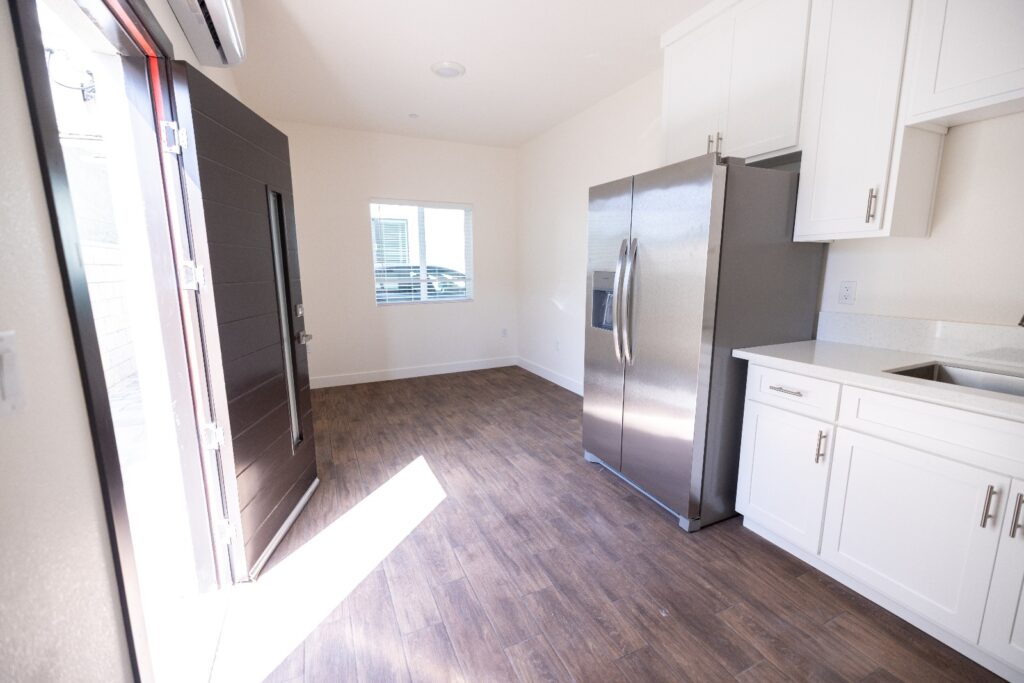 Student Housing Apartments Near USC Los Angeles | MPM Pacific Rental